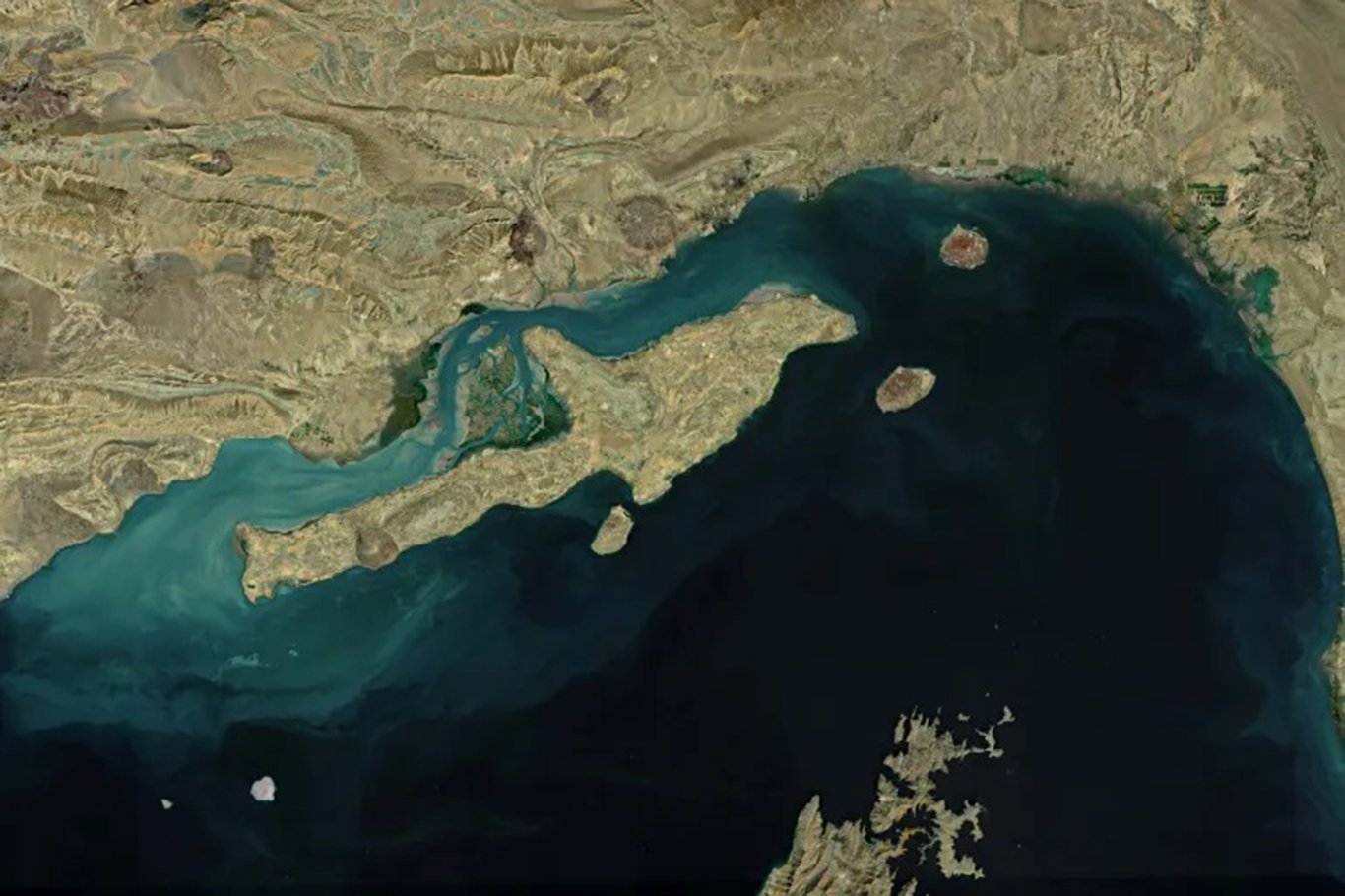 ABD-İsrail, İran'ın Keşm Adası vurdu