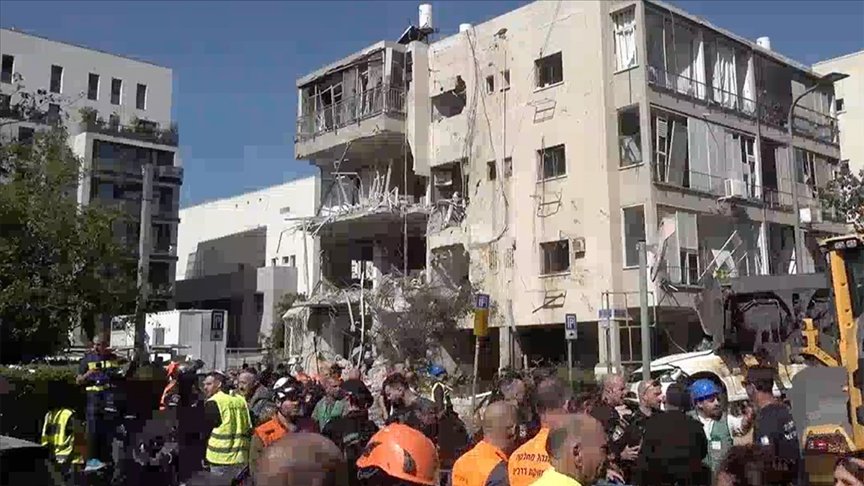 İran misillemesinde Tel Aviv’de 3 kişi yaralandı