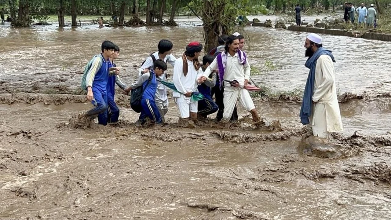 Pakistan'da şiddetli yağışlar sonucu 11 kişi hayatını kaybetti