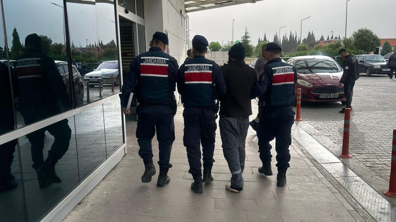 İzmir merkezli terör örgütü DEAŞ operasyonunda 9 şüpheli yakalandı