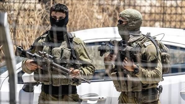 İsrail ordusu Suriye'nin Kuneytra ilinde 2 kişiyi alıkoydu