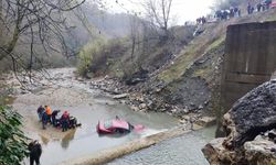 Zonguldak'ta dereye devrilen otomobilin sürücüsü yaralandı