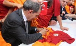 Galatasaray Kulübü Başkanı Dursun Özbek, Hatay'da ziyaretlerde bulundu