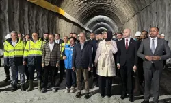 Uraloğlu, Ankara ile İzmir arasında inşa edilecek olan Hızlı Tren Hattı projesi hakkında önemli bir açıklama yaptı