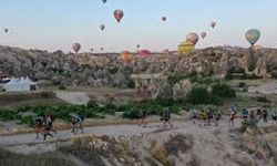 Kapadokya Çöl Maratonu'nda 30 kilometrelik koşu başladı