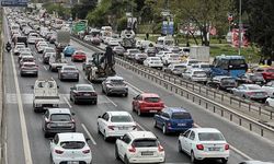 İstanbul'un birçok noktasında trafik yoğunluğu yaşanıyor