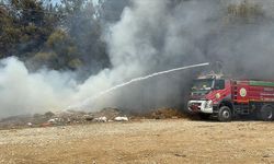 Antalya'da yerleşim yerleri yakınında çıkan yangına havadan ve karadan müdahale sürüyor