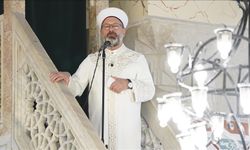 Diyanet İşleri Başkanı Erbaş: Şahsiyetimizin inşasında aileden sonra en önemli rolü öğretmenlerimiz üstlenmektedir