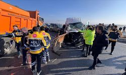 Van'da iki ayrı zincirleme trafik kazasında 2 kişi öldü, 15 kişi yaralandı