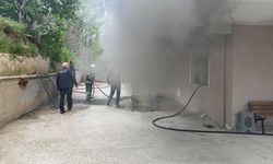 Yangında evde mahsur kalan 2 çocuğu polis kurtardı