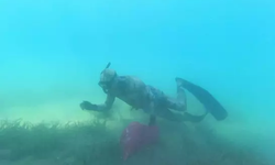 Datça'da deniz dibinden yaklaşık 2 ton atık çıkarıldı