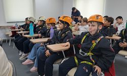 Sakarya’da öğrencilere simülasyonlu afet eğitimi verildi