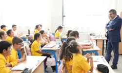 Bakan Tekin'den Adıyaman’daki bir okula sürpriz ziyaret