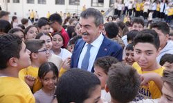 Bakan Tekin’den Gaziantep’te sürpriz okul ziyareti