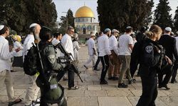 Fanatik Yahudilerin Mescid-i Aksa baskını sürüyor
