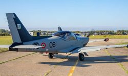 İtalya'da askeri eğitim uçağı düştü