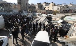 İsrail Cenin Mülteci Kampı'nda 24 evi yıkıyor