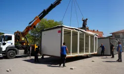 Sındırgı'da depremzede esnafa konteyner desteği