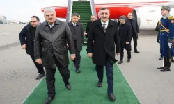 Cumhurbaşkanı Yardımcısı Yılmaz Bakü'ye geldi