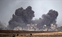 İsrail ordusu Gazze'de binaları havaya uçurdu