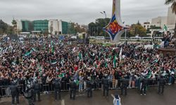 Suriye’de birinci yıl kutlamalarında askeri geçit töreni düzenlendi