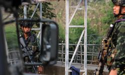 Tayland Kamboçya sınırına hava saldırısı düzenledi