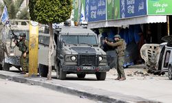 İsrail ateşkese rağmen Gazze'yi vurmaya devam ediyor