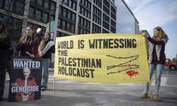 Netanyahu'nun ziyareti Beyaz Saray önünde protesto edildi