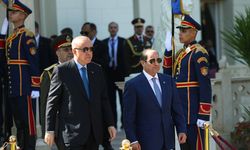 Cumhurbaşkanı Erdoğan'a Kahire'de resmi törenle karşılama
