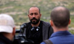 Oscar ödüllü Filistinli yönetmenin ailesi İsrail askerlerinin saldırısına uğradı