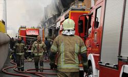 İran'da bir helikopter sebze-meyve haline düştü