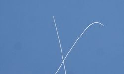 İran'ın İsrail'e fırlattığı füzeler Kudüs semalarında görüntülendi