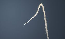 İran'ın İsrail'e fırlattığı füzeler Kudüs semalarında görüntülendi