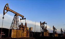 Brent petrolün vadeli varil fiyatı 104,61 dolardan işlem görüyor