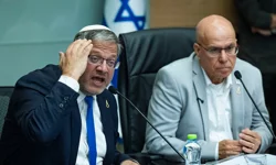 "Donald, topal ördek çıktın"