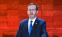 İsrail Cumhurbaşkanı Türk hava sahasına giremediği için Kazakistan'a 8 saatte uçtu