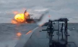 İran, İsrail'e ait bir gemiyi seyir füzesiyle vurduğunu duyurdu