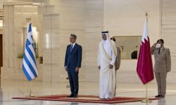 Yunan başbakan, Katar Emiri Şeyh Temim ile bir araya geldi