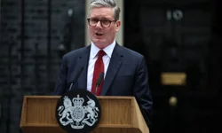 İngiltere Başbakanı Starmer, Körfez turu kapsamında Katar'da