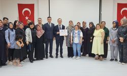 Çin'in Ankara büyükelçisi, Adıyaman'da depremzedelere yardımda bulundu