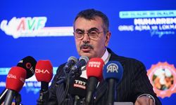 Bakan Tekin, Ümitköy Kız Anadolu İmam Hatip Lisesi mezuniyet törenine katıldı: