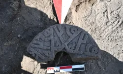 Ani Ören Yeri'nde 'Hz. Muhammed' isminin yer aldığı Selçuklu taşı bulundu