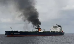 Suudi Arabistan açıklarında bir tanker gemisi vuruldu