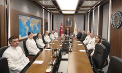 Milli Savunma Bakanı Güler, Deniz Kuvvetleri Komutanı Oramiral Tatlıoğlu ile görüştü
