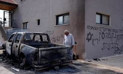 İşgalci İsrailliler, Batı Şeria'da bir Filistinlinin aracını ateşe verdi