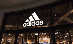 Adidas genel açıklama yerine bölgesel hesabından özür paylaşımı yaptı