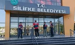 Silifke Belediyesine yönelik operasyonda 7 şüpheli gözaltına alındı