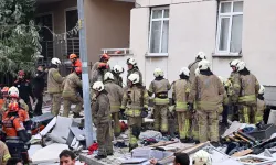 Maltepe'de kısmi olarak çöken 7 katlı binanın enkazından 5 kişi kurtarıldı