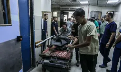 İsrail'in Gazze Şeridi'ne düzenlediği hava saldırısında 4 Filistinli yaralandı