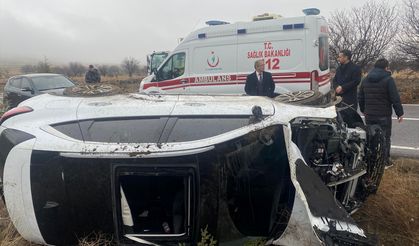 Niğde'de devrilen otomobildeki 3 öğretmen yaralandı